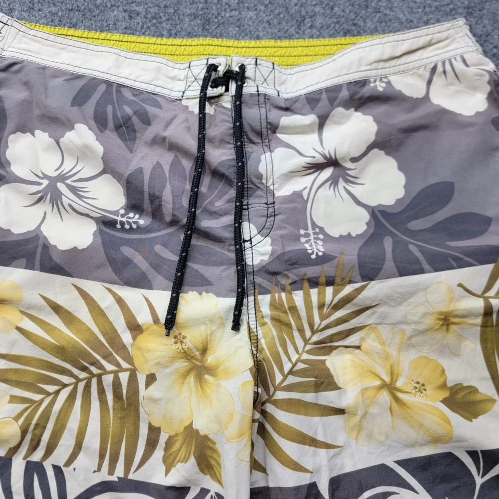 Tommy Bahama Relax Mens XL Swim Trunks Grey Floral Tropical Mesh Lined Shorts